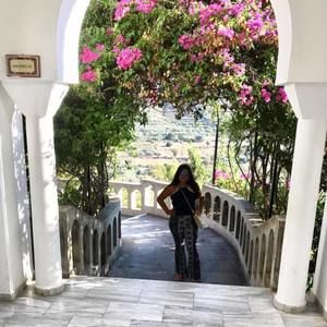 Meet your Posher, Chrisoula